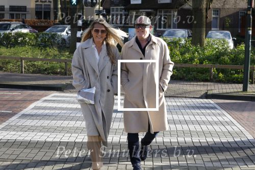 Laren 7 februari 2022
Rene v d Gijp en zijn vrouw Minouche op weg naar de boekpresentatie van Willibrord Frequin.