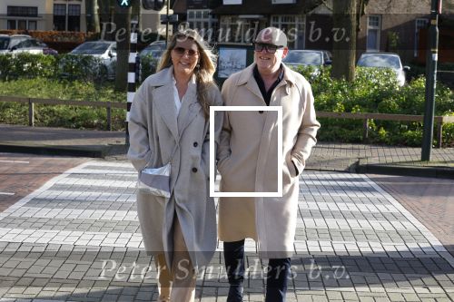 Laren 7 februari 2022
Rene v d Gijp en zijn vrouw Minouche op weg naar de boekpresentatie van Willibrord Frequin.