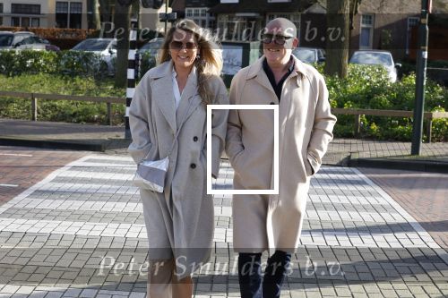 Laren 7 februari 2022
Rene v d Gijp en zijn vrouw Minouche op weg naar de boekpresentatie van Willibrord Frequin.