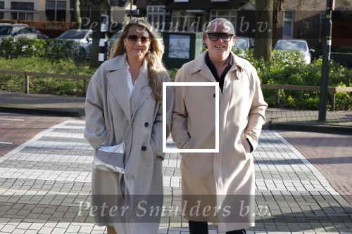 Laren 7 februari 2022
Rene v d Gijp en zijn vrouw Minouche op weg naar de boekpresentatie van Willibrord Frequin.