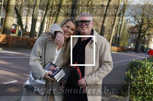 Laren 7 februari 2022
Rene v d Gijp en zijn vrouw Minouche op weg naar de boekpresentatie van Willibrord Frequin.