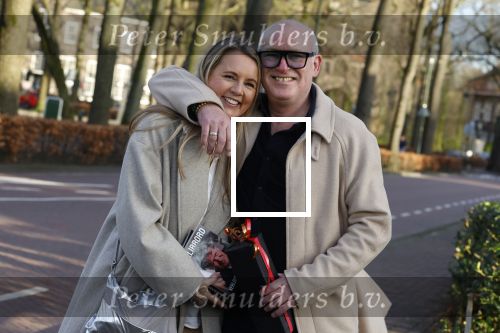 Laren 7 februari 2022
Rene v d Gijp en zijn vrouw Minouche op weg naar de boekpresentatie van Willibrord Frequin.