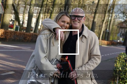 Laren 7 februari 2022
Rene v d Gijp en zijn vrouw Minouche op weg naar de boekpresentatie van Willibrord Frequin.