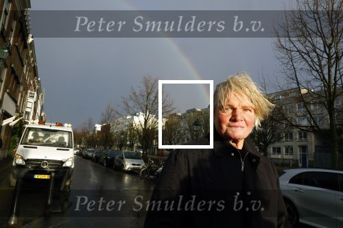 Den Haag 4 februari 2022
Rob en Ferdi Bolland worden geeerd met een plakaat op de muur van een huis met een tekst van 1 van hun liedjes daarop. Het hangt in de straat waar Rob Bolland woont.