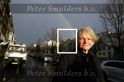Den Haag 4 februari 2022
Rob en Ferdi Bolland worden geeerd met een plakaat op de muur van een huis met een tekst van 1 van hun liedjes daarop. Het hangt in de straat waar Rob Bolland woont.