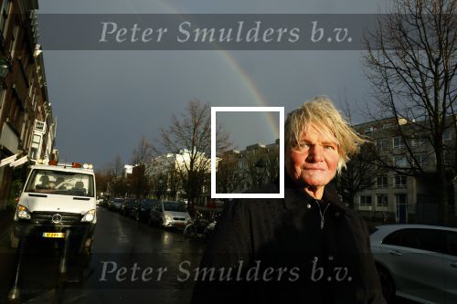 Den Haag 4 februari 2022
Rob en Ferdi Bolland worden geeerd met een plakaat op de muur van een huis met een tekst van 1 van hun liedjes daarop. Het hangt in de straat waar Rob Bolland woont.