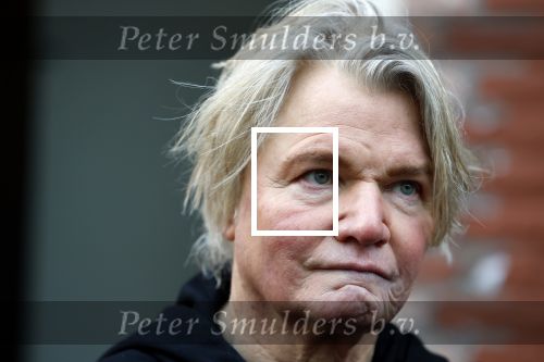 Den Haag 4 februari 2022
Rob en Ferdi Bolland worden geeerd met een plakaat op de muur van een huis met een tekst van 1 van hun liedjes daarop. Het hangt in de straat waar Rob Bolland woont.