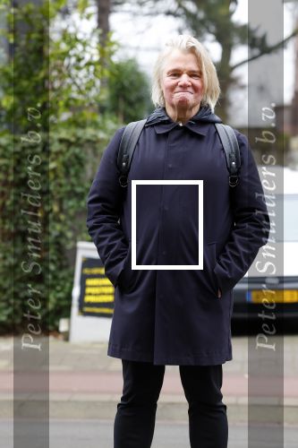 Amsterdam 18 januari 2022
Rob Bolland staat op de bus te wachten in Amsterdam zuid