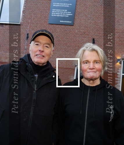 Den Haag 4 februari 2022
Rob en Ferdi Bolland worden geeerd met een plakaat op de muur van een huis met een tekst van 1 van hun liedjes daarop. Het hangt in de straat waar Rob Bolland woont.