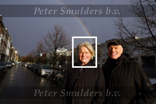 Den Haag 4 februari 2022
Rob en Ferdi Bolland worden geeerd met een plakaat op de muur van een huis met een tekst van 1 van hun liedjes daarop. Het hangt in de straat waar Rob Bolland woont.
