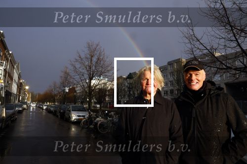 Den Haag 4 februari 2022
Rob en Ferdi Bolland worden geeerd met een plakaat op de muur van een huis met een tekst van 1 van hun liedjes daarop. Het hangt in de straat waar Rob Bolland woont.