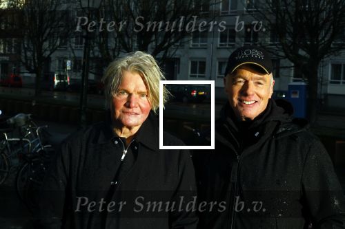 Den Haag 4 februari 2022
Rob en Ferdi Bolland worden geeerd met een plakaat op de muur van een huis met een tekst van 1 van hun liedjes daarop. Het hangt in de straat waar Rob Bolland woont.