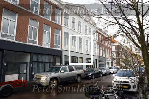 Den Haag 4 februari 2022
Rob en Ferdi Bolland worden geeerd met een plakaat op de muur van een huis met een tekst van 1 van hun liedjes daarop. Het hangt in de straat waar Rob Bolland woont.