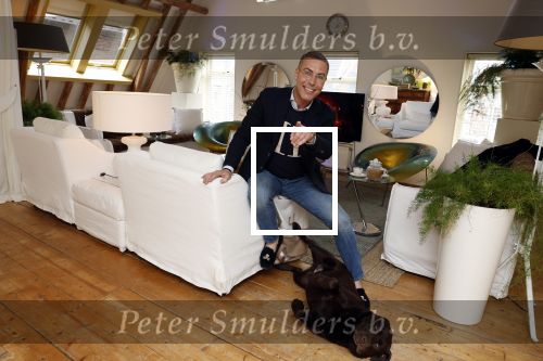 Leeuwarden 9 februari 2022
Rogier Smit in zijn nieuwe huis met zijn hond brownie