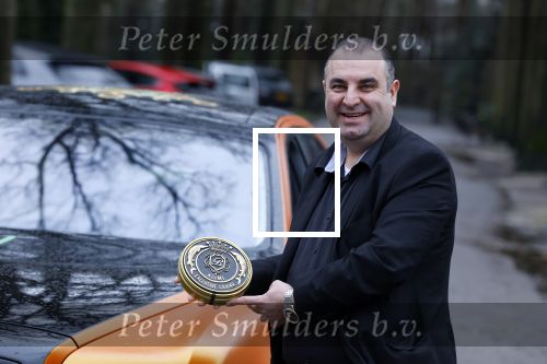Lage Vuursche 31 januari 2022
Johan Vlemmix (Bloemen ) en Salar Azimi ( Kaviaar ter waarde van 100.000euro) brengen kado naar prinses Beatrix op kasteel Drackensteyn vanwege haar 84e verjaardag