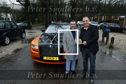 Lage Vuursche 31 januari 2022
Johan Vlemmix (Bloemen ) en Salar Azimi ( Kaviaar ter waarde van 100.000euro) brengen kado naar prinses Beatrix op kasteel Drackensteyn vanwege haar 84e verjaardag. Salar en compagnon Hagop Abrahamyan