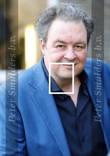 Laren 7 februari 2022
Boekpresentatie van Willibrord Frequin in het bonte paard. Rene v d Gijp reikte het eerste exemplaar uit . Fons de Poel is de schrijver. Sven Kockelman