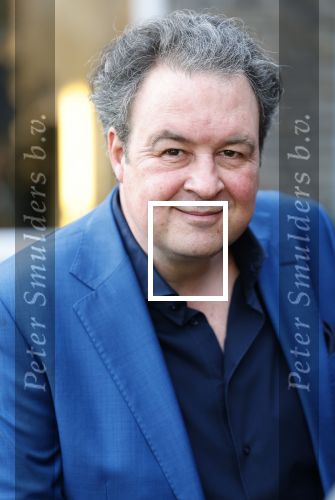 Laren 7 februari 2022
Boekpresentatie van Willibrord Frequin in het bonte paard. Rene v d Gijp reikte het eerste exemplaar uit . Fons de Poel is de schrijver. Sven Kockelman