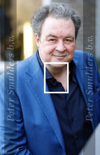 Laren 7 februari 2022
Boekpresentatie van Willibrord Frequin in het bonte paard. Rene v d Gijp reikte het eerste exemplaar uit . Fons de Poel is de schrijver. Sven Kockelman