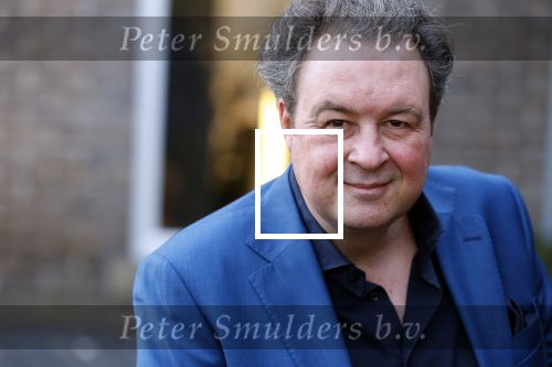 Laren 7 februari 2022
Boekpresentatie van Willibrord Frequin in het bonte paard. Rene v d Gijp reikte het eerste exemplaar uit . Fons de Poel is de schrijver. Sven Kockelman