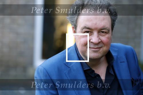 Laren 7 februari 2022
Boekpresentatie van Willibrord Frequin in het bonte paard. Rene v d Gijp reikte het eerste exemplaar uit . Fons de Poel is de schrijver. Sven Kockelman
