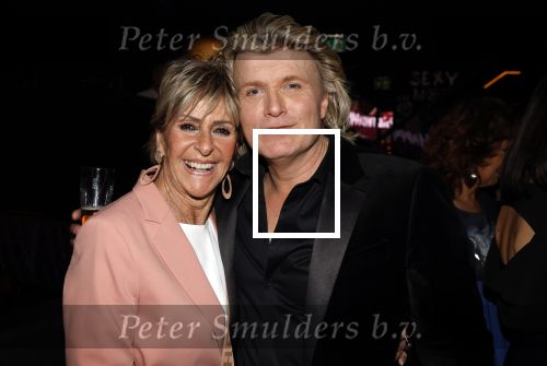 Amsterdam 22 februari 2022
Hans Klok viert zijn 53e verjaardag in the Harbour Club. Later op de avond vraagt hij zijn partner Dann v Ling ten huwelijk. Hans met Sylvia v d Akker