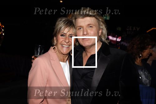 Amsterdam 22 februari 2022
Hans Klok viert zijn 53e verjaardag in the Harbour Club. Later op de avond vraagt hij zijn partner Dann v Ling ten huwelijk. Hans met Sylvia v d Akker