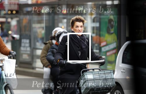 Amsterdam 29 januari 2022
Tatum Dagelet op de fiets in Amsterdam zuid