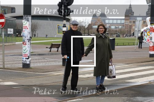 Amsterdam 10 februari 2022
Theo heuft met zijn partner in Amsterdam zuid.