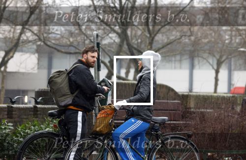 Amsterdam 3 februari 2022
Tim Hofman en Nienke Plas staan 20 minuten in de regen te kletsen op straat in Amsterdam centrum