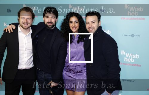 Amsterdam 14 februari 2022
Premiere ik wist het in Tuschinski. Toprak Yalciner met vriend en kennissen