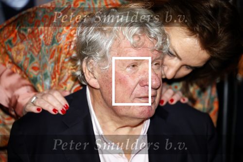 Laren 7 februari 2022
Boekpresentatie van Willibrord Frequin in het bonte paard. Rene v d Gijp reikte het eerste exemplaar uit . Fons de Poel is de schrijver.