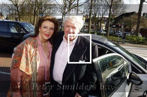 Laren 7 februari 2022
Boekpresentatie van Willibrord Frequin in het bonte paard. Rene v d Gijp reikte het eerste exemplaar uit . Fons de Poel is de schrijver.