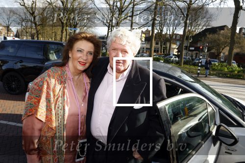 Laren 7 februari 2022
Boekpresentatie van Willibrord Frequin in het bonte paard. Rene v d Gijp reikte het eerste exemplaar uit . Fons de Poel is de schrijver.