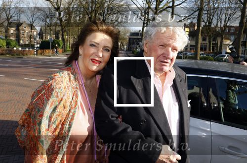 Laren 7 februari 2022
Boekpresentatie van Willibrord Frequin in het bonte paard. Rene v d Gijp reikte het eerste exemplaar uit . Fons de Poel is de schrijver.