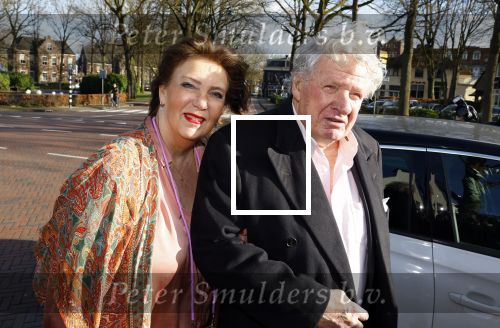 Laren 7 februari 2022
Boekpresentatie van Willibrord Frequin in het bonte paard. Rene v d Gijp reikte het eerste exemplaar uit . Fons de Poel is de schrijver.
