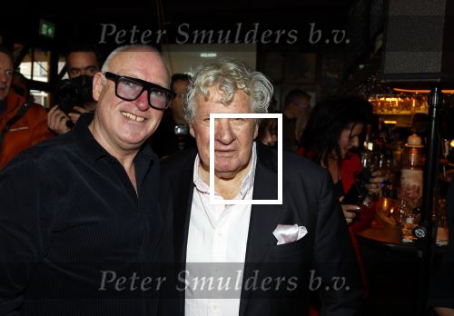Laren 7 februari 2022
Boekpresentatie van Willibrord Frequin in het bonte paard. Rene v d Gijp reikte het eerste exemplaar uit . Fons de Poel is de schrijver.