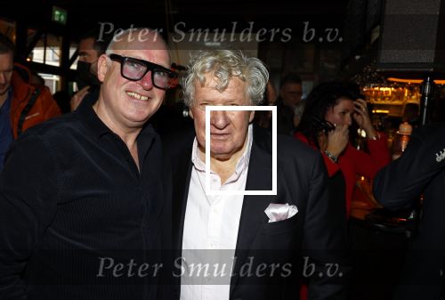 Laren 7 februari 2022
Boekpresentatie van Willibrord Frequin in het bonte paard. Rene v d Gijp reikte het eerste exemplaar uit . Fons de Poel is de schrijver.