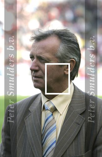 Eindhoven, 20 Oktober 2006 
Kompetitiewedstrijd PSV-Roda JC Seizoen 2006/2007
Eindstand 4-1
Willy v d Kuijlen overhandigt het boek over Coen dillen aan de weduwe.
