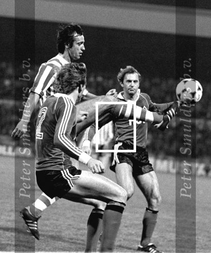 PSV-HSV voor Europacup
Willy v d Kuylen 1980


PETER SMULDERS BV