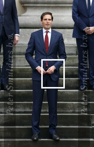 Den haag 10 januari 2022
Balkonscene nieuwe kabinet op paleis Noordeinde.
Koning Willem Alexander Mark Rutte Wopke Hoekstra Hugo de Jonge Kasja ollongren Liesje Schreinemacher Franc Weerwind Dilan Yesilgoz Hanke Bruins Robbert Dijkgraaf Dennis Wiersma Mark Harbers Micky Adriaansens Rob Jetten Henk Staghouwer Christianne v d Wal Karien v Gennip Carola Schouten Ernst Kuipers en Conny Helder .