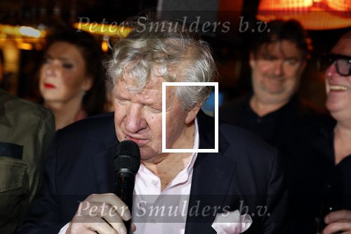 Laren 7 februari 2022
Boekpresentatie van Willibrord Frequin in het bonte paard. Rene v d Gijp reikte het eerste exemplaar uit . Fons de Poel is de schrijver.