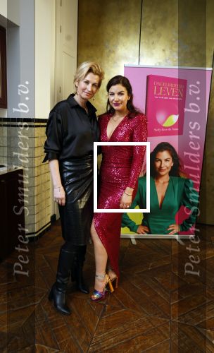 Amsterdam 14 februari 2023
Boekpresentatie Steffy Roos de Maine in het Soho House. Anouk Smulders krijgt het eerste boek