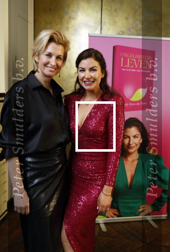 Amsterdam 14 februari 2023
Boekpresentatie Steffy Roos de Maine in het Soho House. Anouk Smulders krijgt het eerste boek
