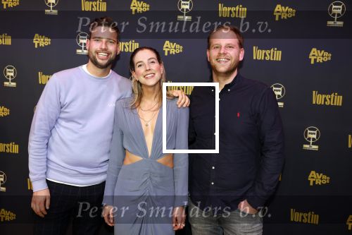 Hilversum 26 april 2023
Uitreiking radio ring 2023 in de vorstin .
Barend v Deelen Nellie Benner en een vriend