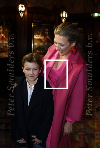 Amsterdam 2 februari 2023
Premiere de Magie van Valentijn in Tuschinski met in de hoofdrol Birgit Schuurman . Iris Hond en Lakhsmi speelden de titelsong. Bo Wilkes met zoontje