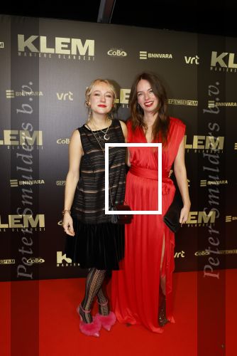 Amsterdam 30 januari 2023
Premiere Klem in Tuschinski met in de hoofdrollen Georgina Verbaan Barry Atsma Jacob Derwig Claudia Vismara Antonio Rampino Zoe Cusell Yenthe Bos en Marie  Mae v Zuilen. carolien Spoor met een vriendin