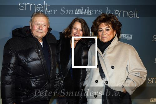 Amsterdam 23 januari 2023
Premiere Smelt met in de hoofdrol Ernst Daniel Smid.
De feestelijke premiere vond plaats in Tuschinski. Christine Kroonenberg met vrienden