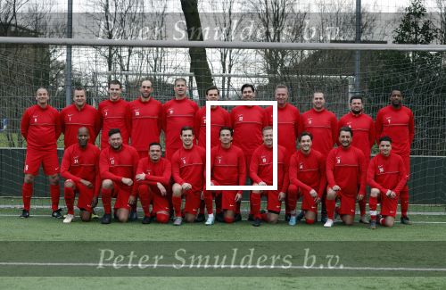 Amsterdam 28 januari 2023
Rene Froger sponsort met de toppers het voetbal elftal waar oa zijn zoons Danny en Maxim . Ook Danilo Kuipers speelt in dit elftal. Ouderkerk 4