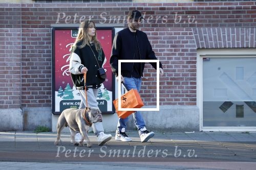 Amsterdam 13 februari 2023
Davy Klaassen met vriendin en hond in Amsterdam zuid